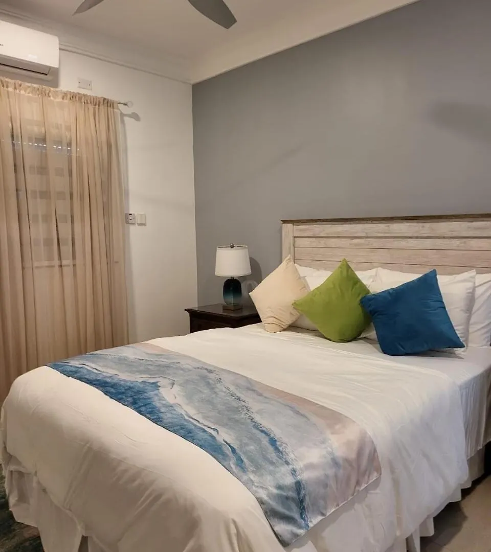 4 Bedroom Villa In St Ann With Pool And Wifi Saint Annʼs Bay 0*,  Jamajka
